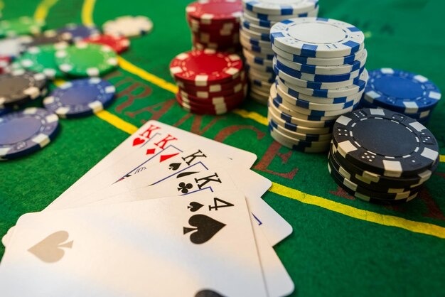 indo911 live-dealer table interface on mobile showing blackjack and roulette options